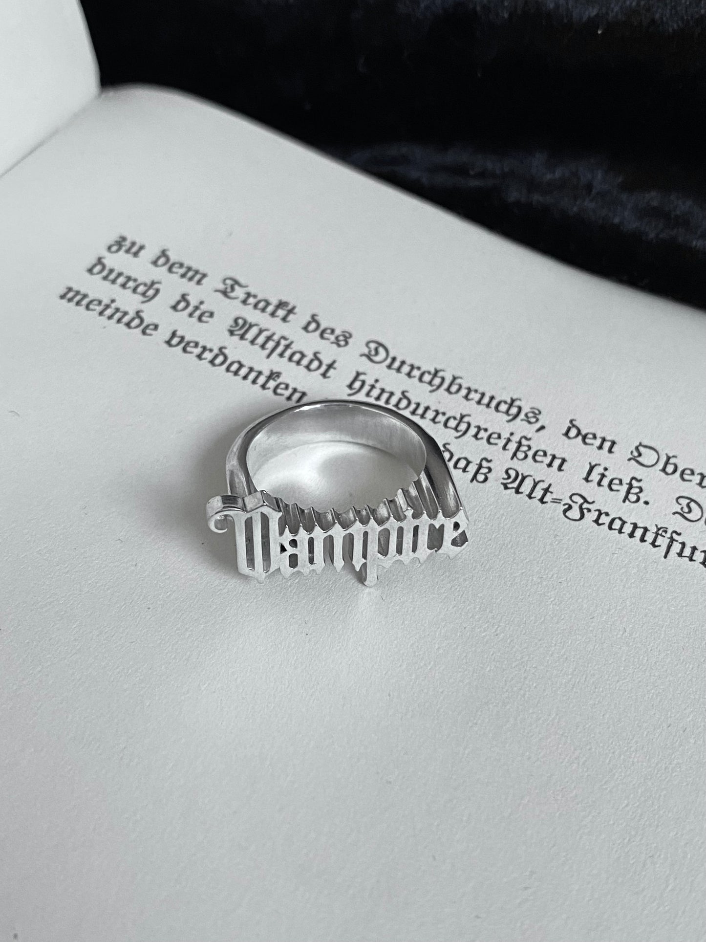 Anillo Vampire